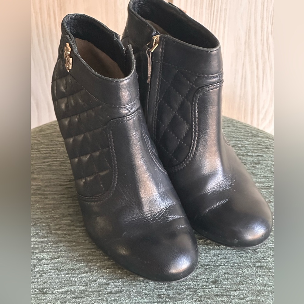 Tory Burch Leila Black Leather Quilted Ankle Wedge Booties Size 6 - Picture 4 of 5